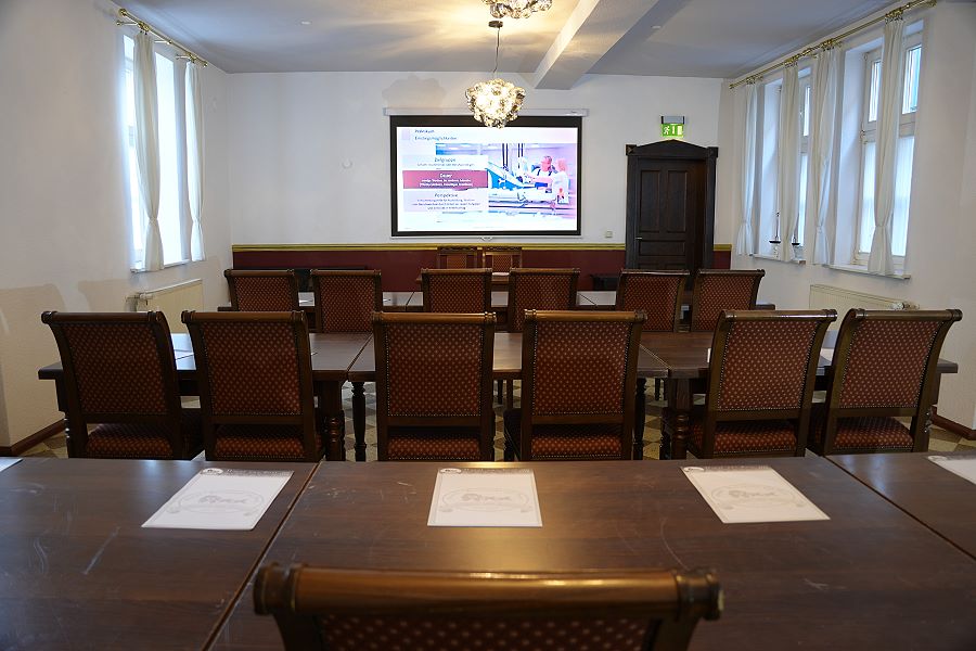 Clubraum f�r gesch�ftliche Tagungen, Seminare, Pr�sentationen inklusive Tagungstechnik